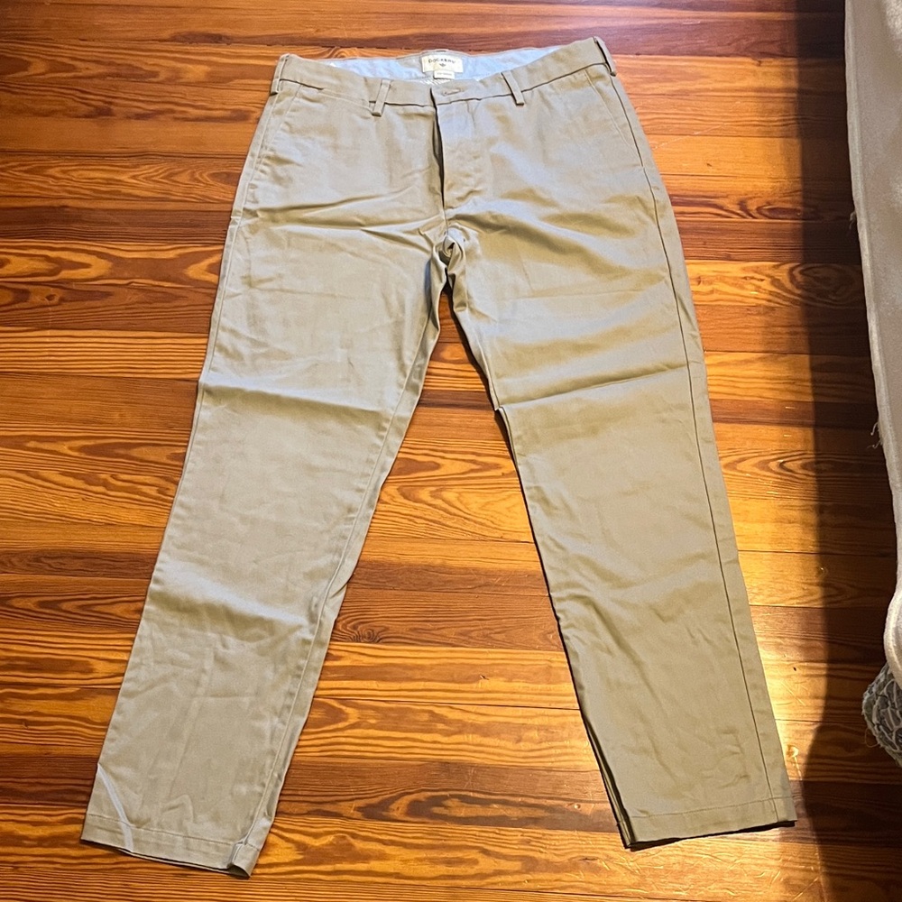 Dockers Men's Khaki Chinos